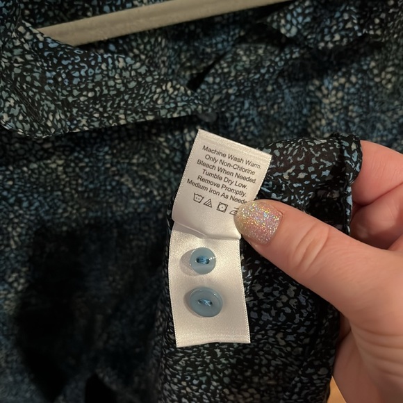 Last chance! Coldwater Creek petite no iron blouse lightweight with collar - Picture 8 of 8